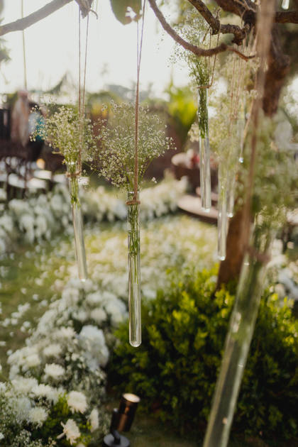 Floral detail and Aisle / Walkway — Wedding decor — Casa Waters